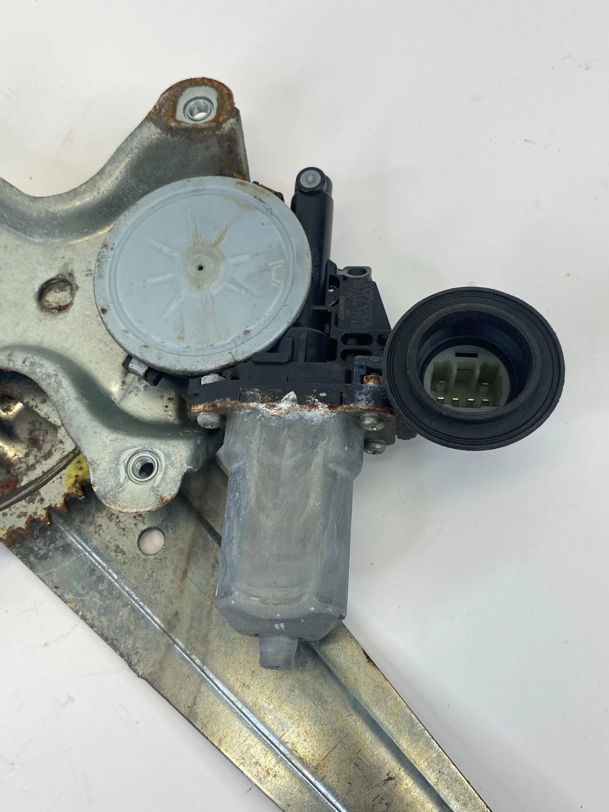 2006-2008 LEXUS IS250 IS350 REAR LEFT BACK DOOR POWER WINDOW MOTOR 85710-58010