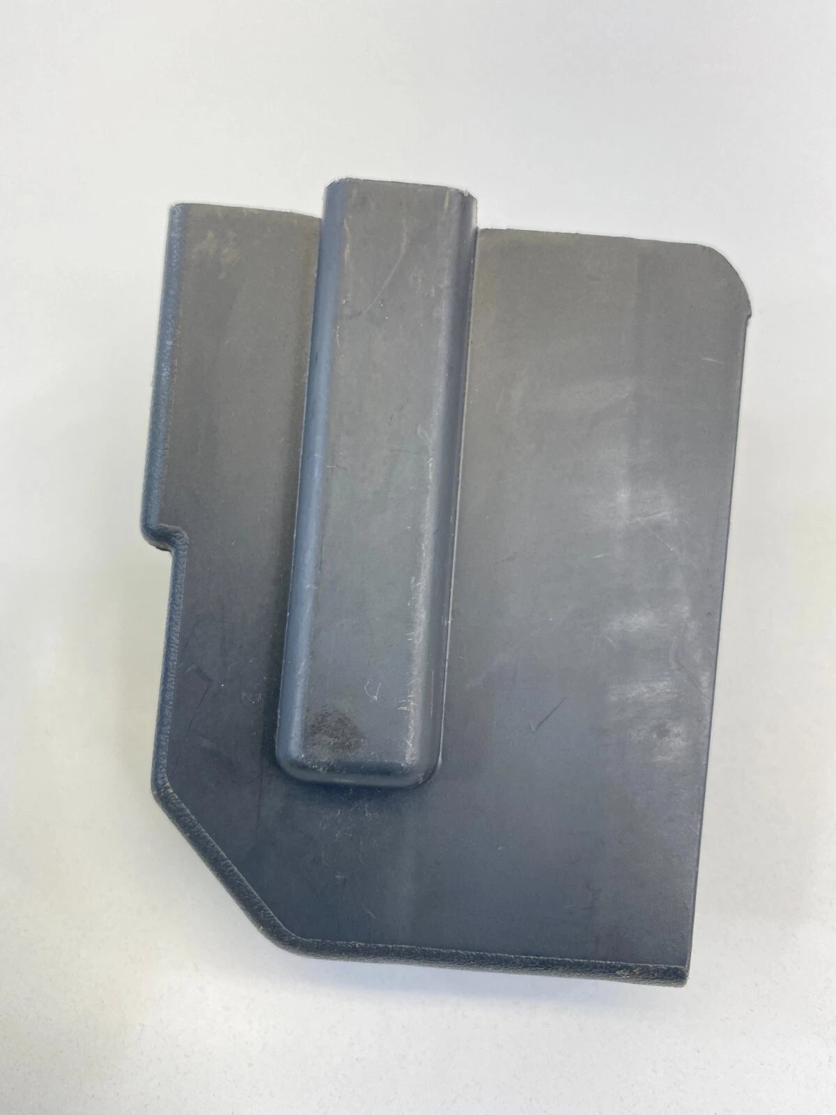 00 01 NISSAN ALTIMA SEAT FRONT RIGHT SIDE TRACK RAIL END COVER CAP TRIM 87508-0Z