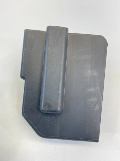 00 01 NISSAN ALTIMA SEAT FRONT RIGHT SIDE TRACK RAIL END COVER CAP TRIM 87508-0Z