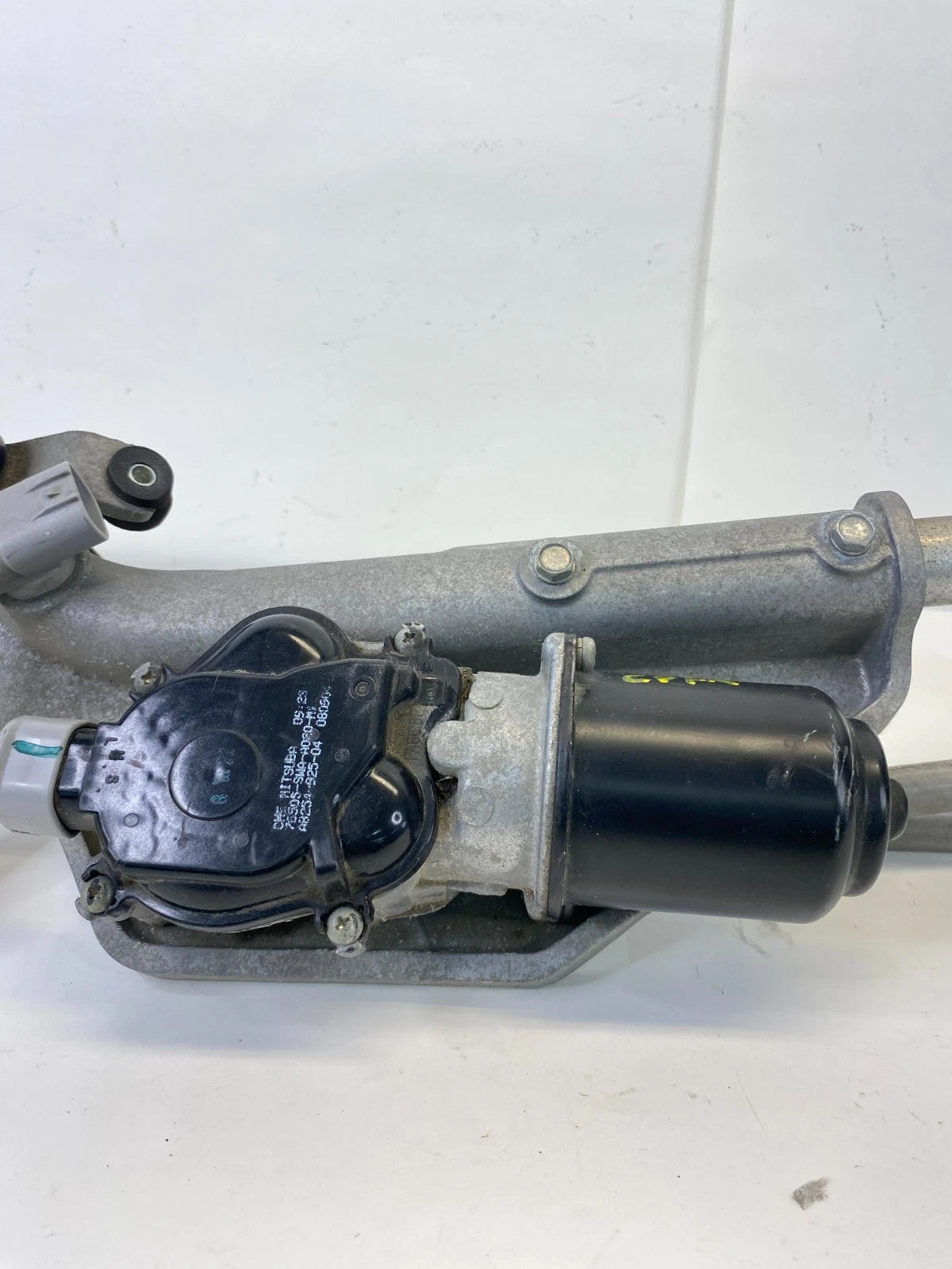 2007-2011 HONDA CR-V FRONT WIPER MOTOR & LINKAGE TRANSMISSION OEM 76505-SWA-A02