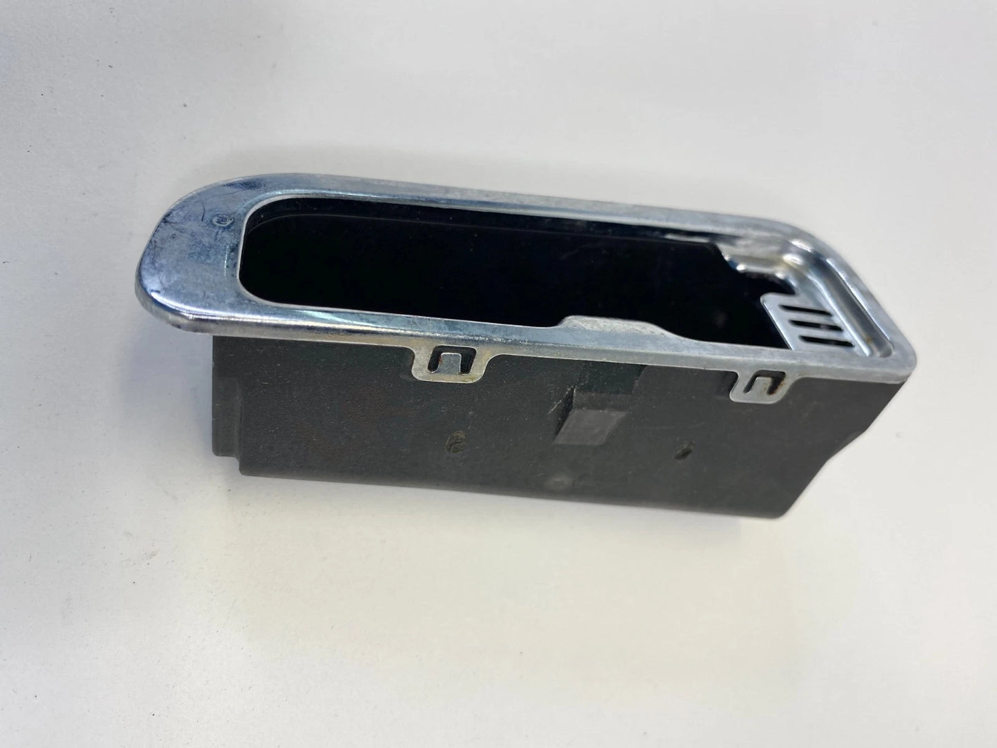 1990-1994 LEXUS LS400 REAR LEFT SIDE DOOR PANEL ASHTRAY INSERT 574142-0010 OEM
