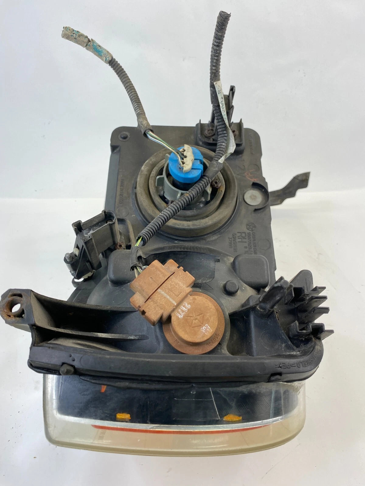 2003-2005 DODGE RAM 2500 RIGHT PASSENGER SIDE HEAD LIGHT LAMP 55077121AD OEM