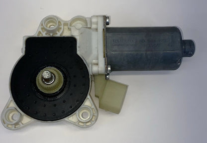 2003-2006 MERCEDES-BENZ E500 03-09 E320 FRONT RIGHT WINDOW MOTOR 2118203042 OEM