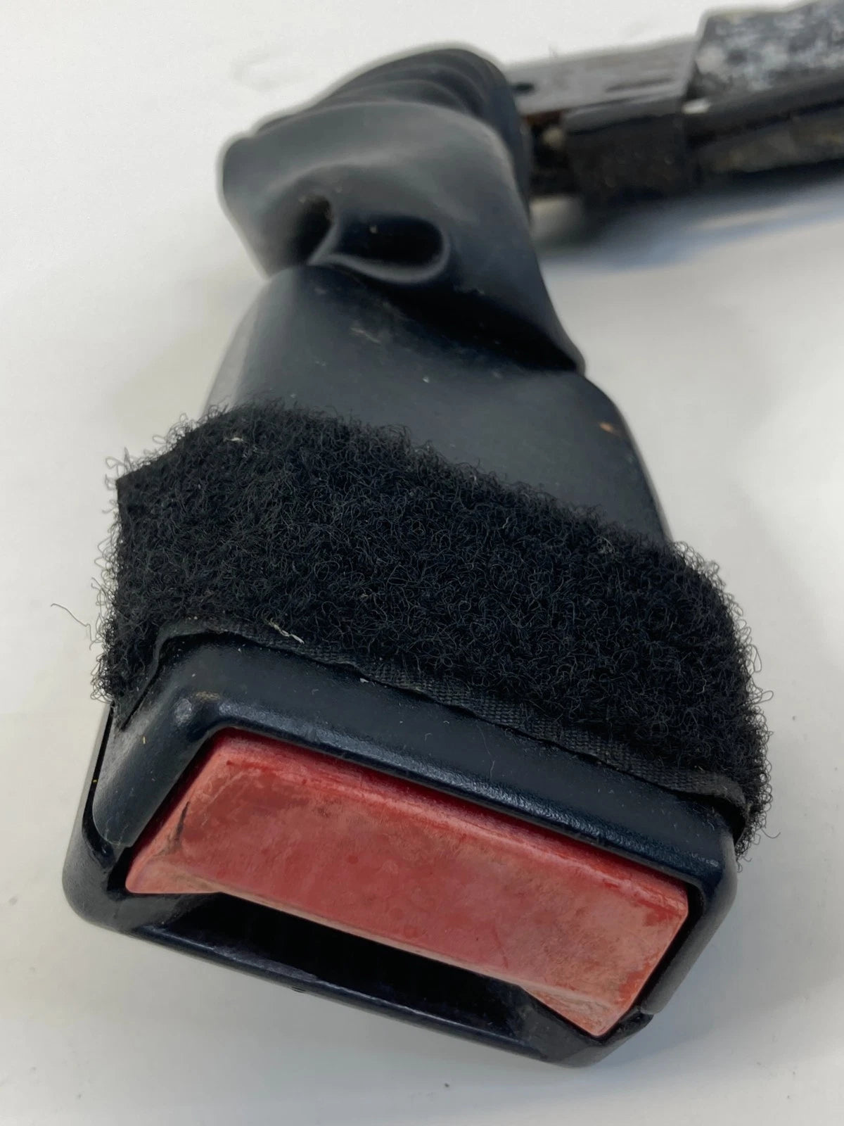 2007 2008 BMW 328XI FRONT RIGHT PASSENGER SEAT BELT BUCKLE PRETENSIONER OEM