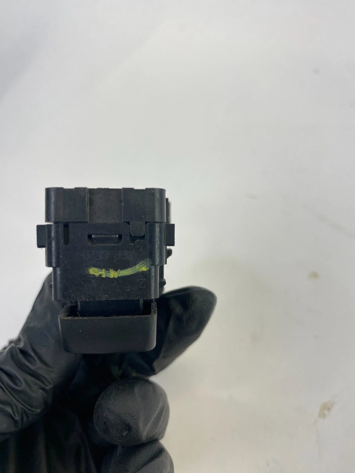 2010-2017 CHEVROLET EQUINOX FRONT SEAT POWER LUMBAR CONTROL SWITCH 10315826 OEM
