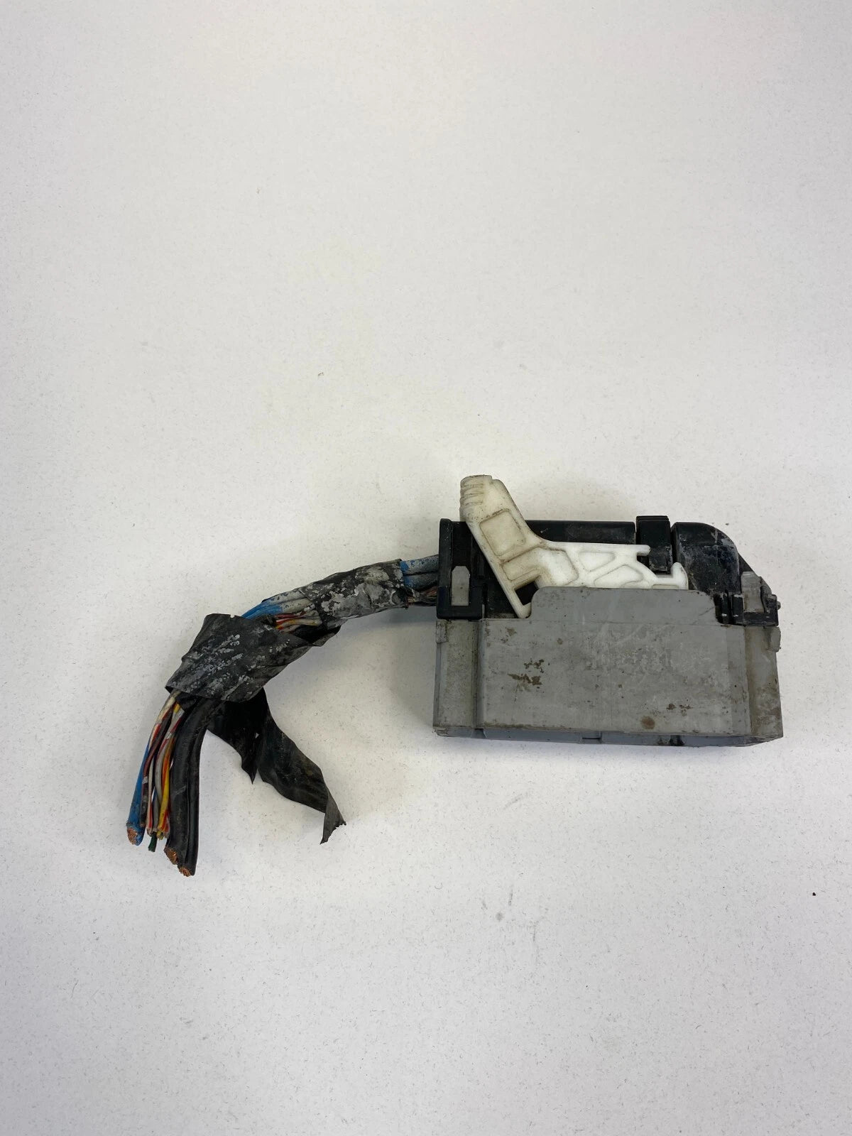 2004-2012 MITSUBISHI GALANT ES ABS ANTI LOCK BRAKE PUMP MODULE PLUG CONNECTOR