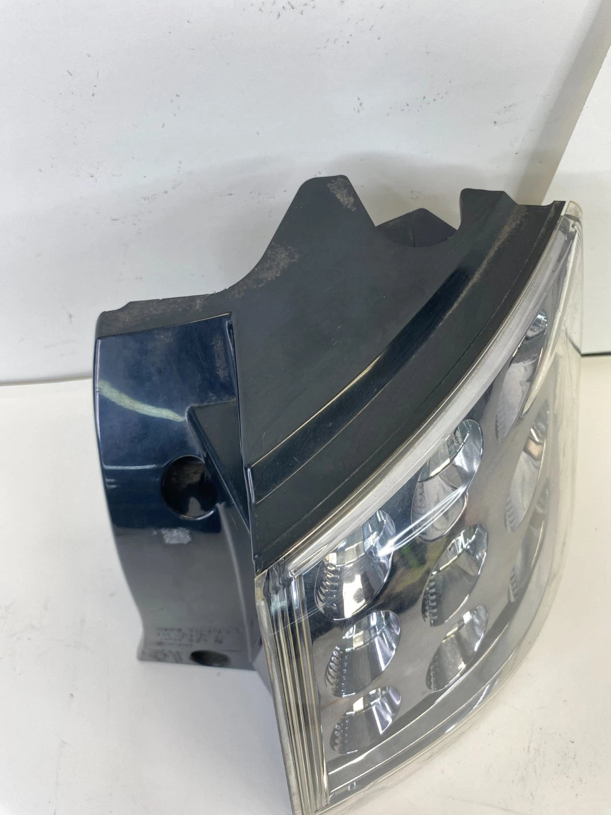 2007-2013 MITSUBISHI OUTLANDER RIGHT SIDE QUARTER PANEL TAILLIGHT TAIL LAMP OEM