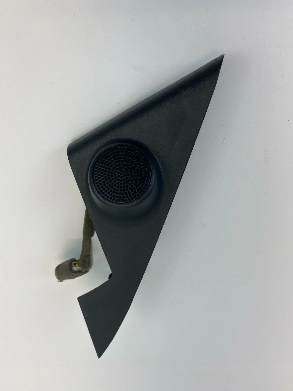 2006-2010 KIA OPTIMA FRONT LEFT DRIVER SIDE TWEETER SPEAKER CORNER COVER BEZEL