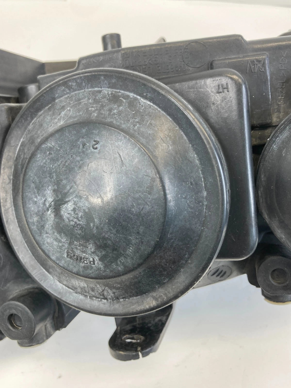 03-07 SAAB 9-3 FRONT RIGHT PASSENGER SIDE HEADLIGHT HEADLAMP HALOGEN AFTERMARKET