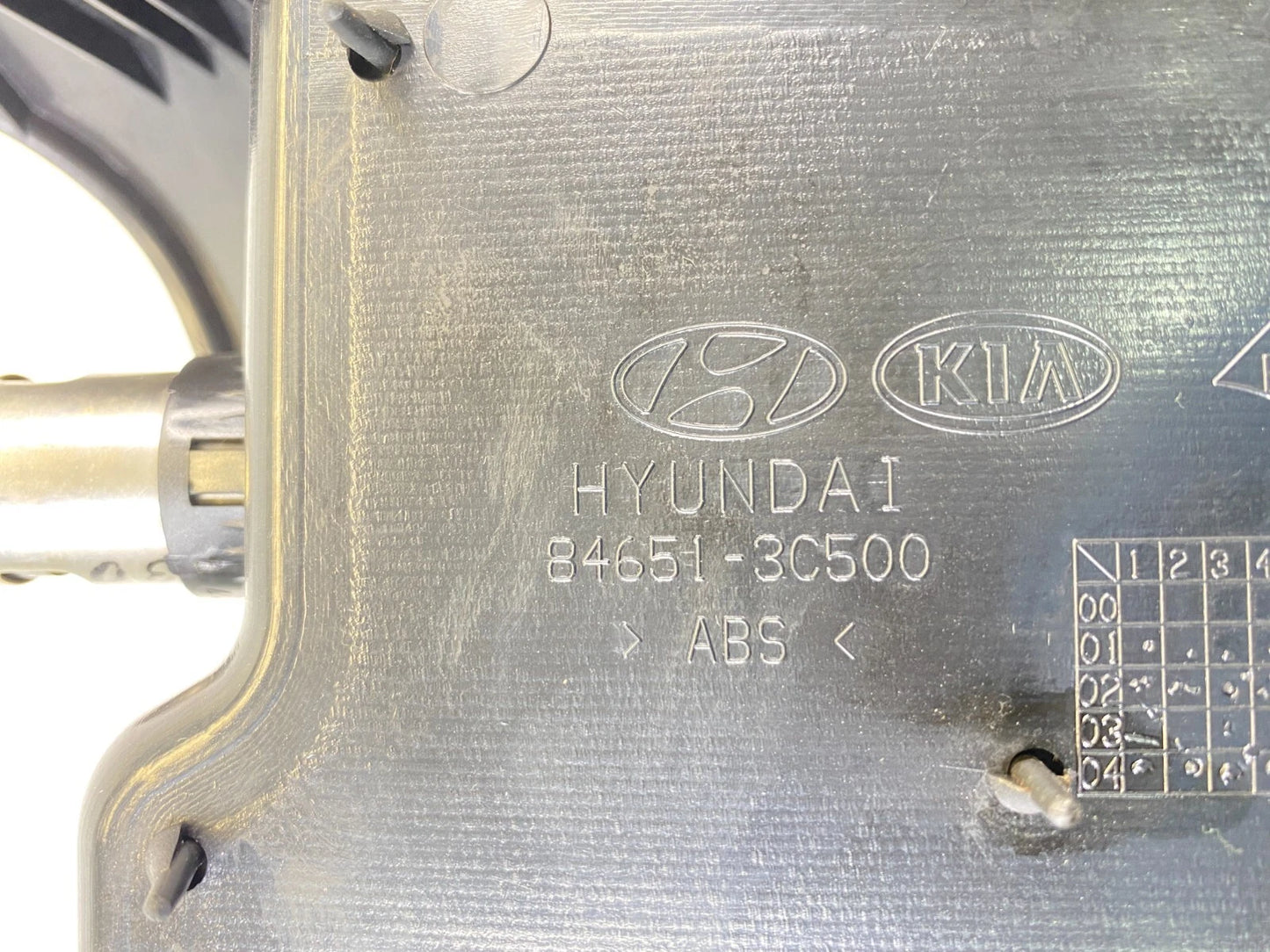02-04 HYUNDAI SONATA CENTER CONSOLE UPPER TRAY STORAGE POWER OUTLET 84651-3C500