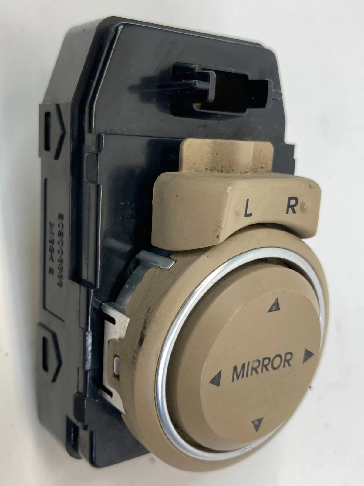 11-14 HYUNDAI SONATA FRONT LEFT DOOR POWER MIRROR CONTROL SWITCH 202006586 OEM