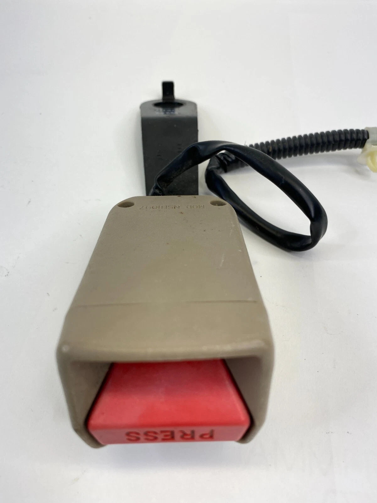 2002-2004 HONDA ODYSSEY FRONT RIGHT PASSENGER SIDE SEAT BELT BUCKLE RH NSB1097