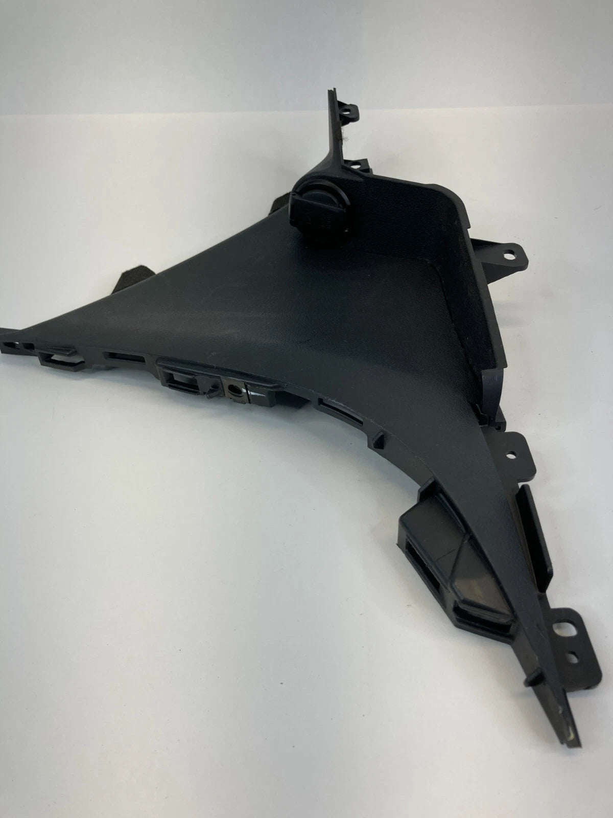 14-16 HYUNDAI ELANTRA SDN RIGHT CENTER CONSOLE FILLER PAD BEZEL 846773XAA1 KOREA