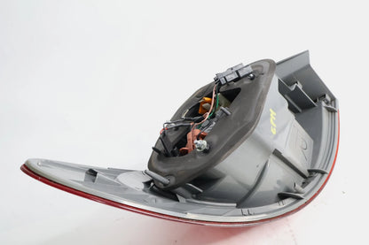 2007-2010 HYUNDAI ELANTRA SEDAN RIGHT PASSENGER SIDE OUTER TAIL LIGHT LAMP OEM