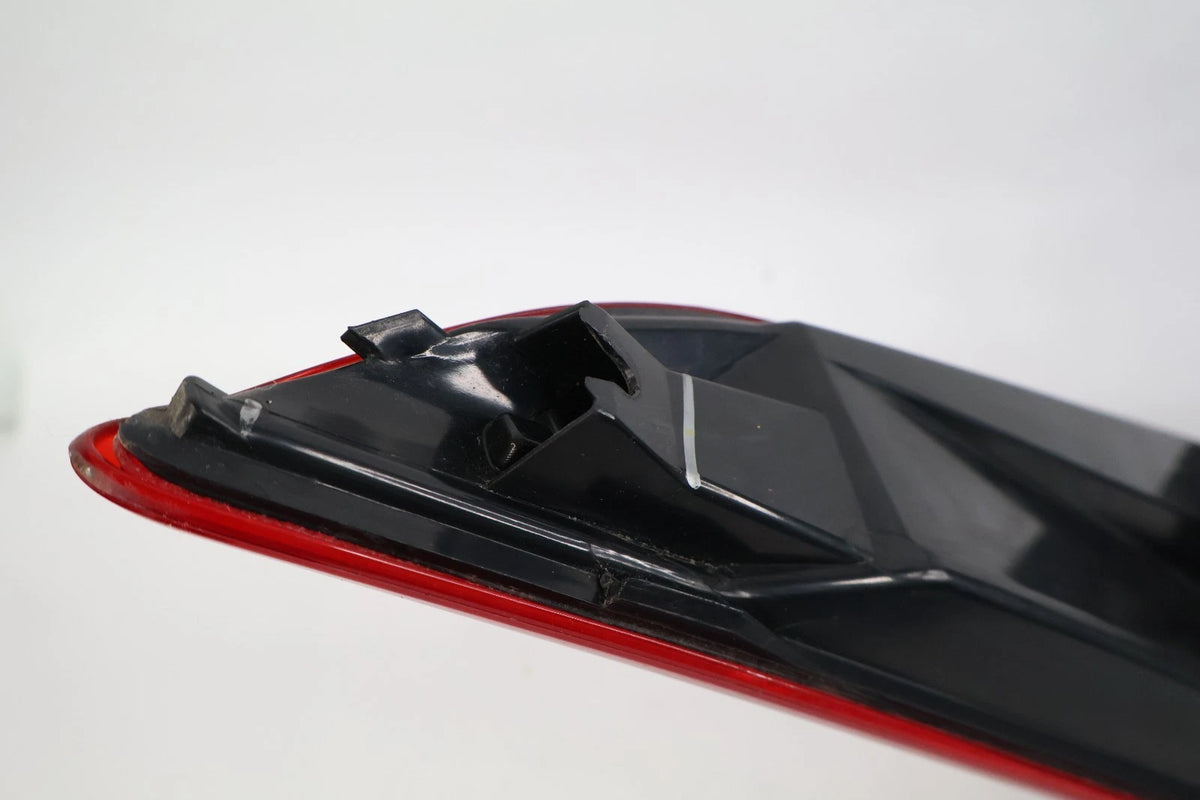 2014-2016 HYUNDAI ELANTRA REAR RIGHT SIDE HALOGEN TAILLIGHT TAIL LAMP 92402-3Y5