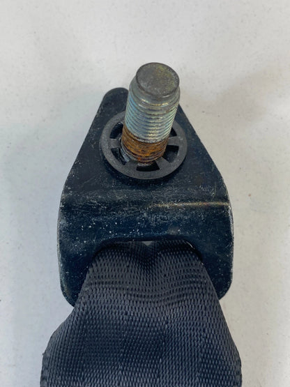 08-14 MITSUBISHI LANCER REAR CENTER SEAT BELT RECEIVER BUCKLE CONNECTOR E034501