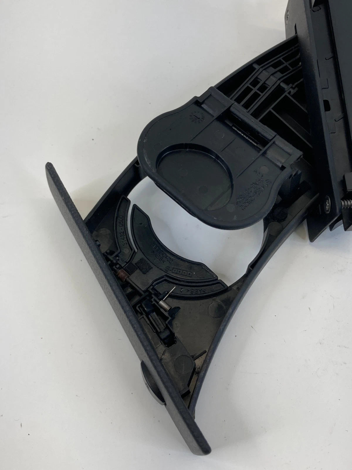 04-07 BMW 525I 530I DASH LEFT DRIVER INSERT CUP HOLDER CUPHOLDER 51457063409 OEM