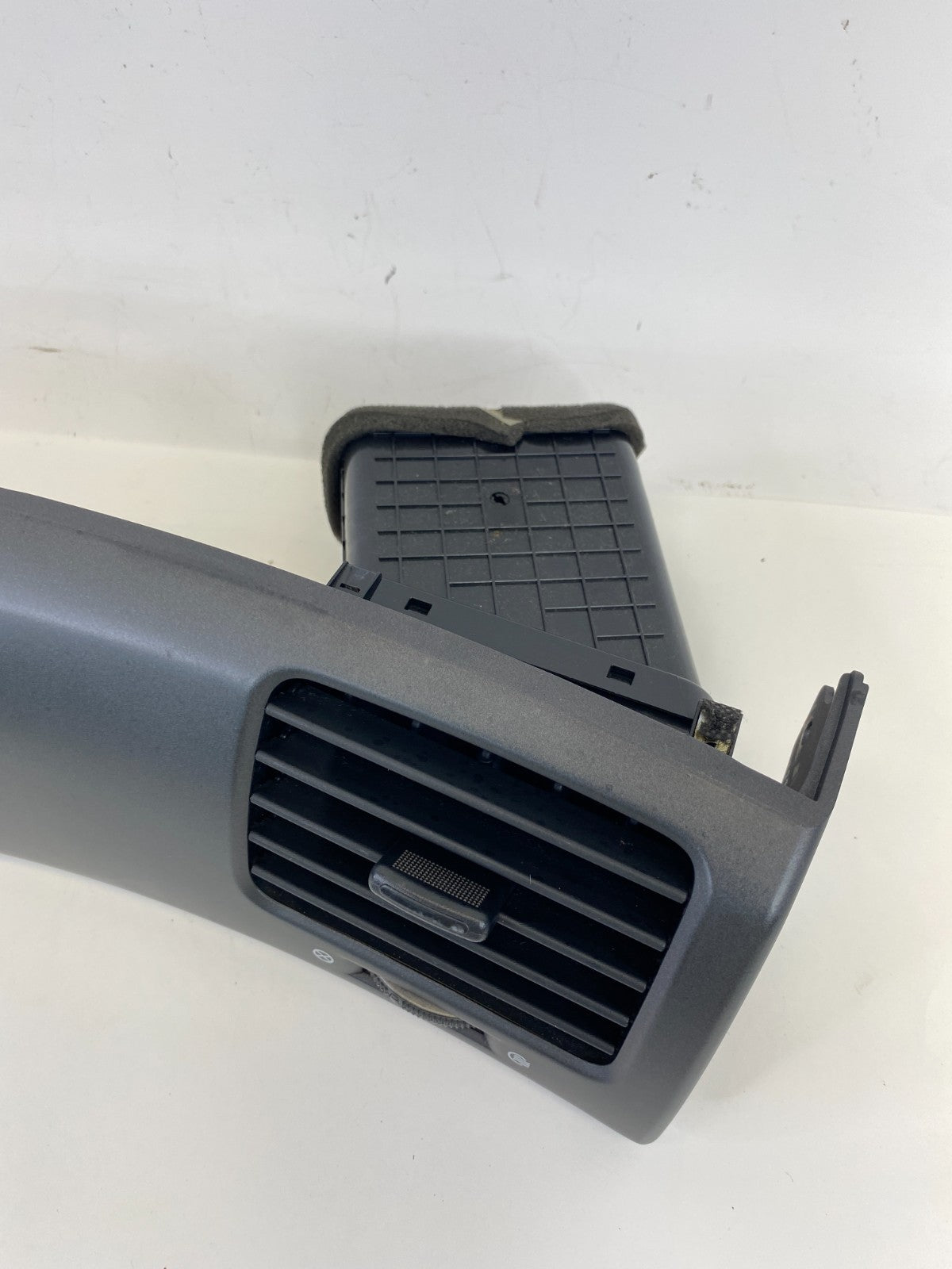 06-10 Kia Optima Right Side AC Air Vent Heat Duct Outlet Grill Cover 2G974-80000