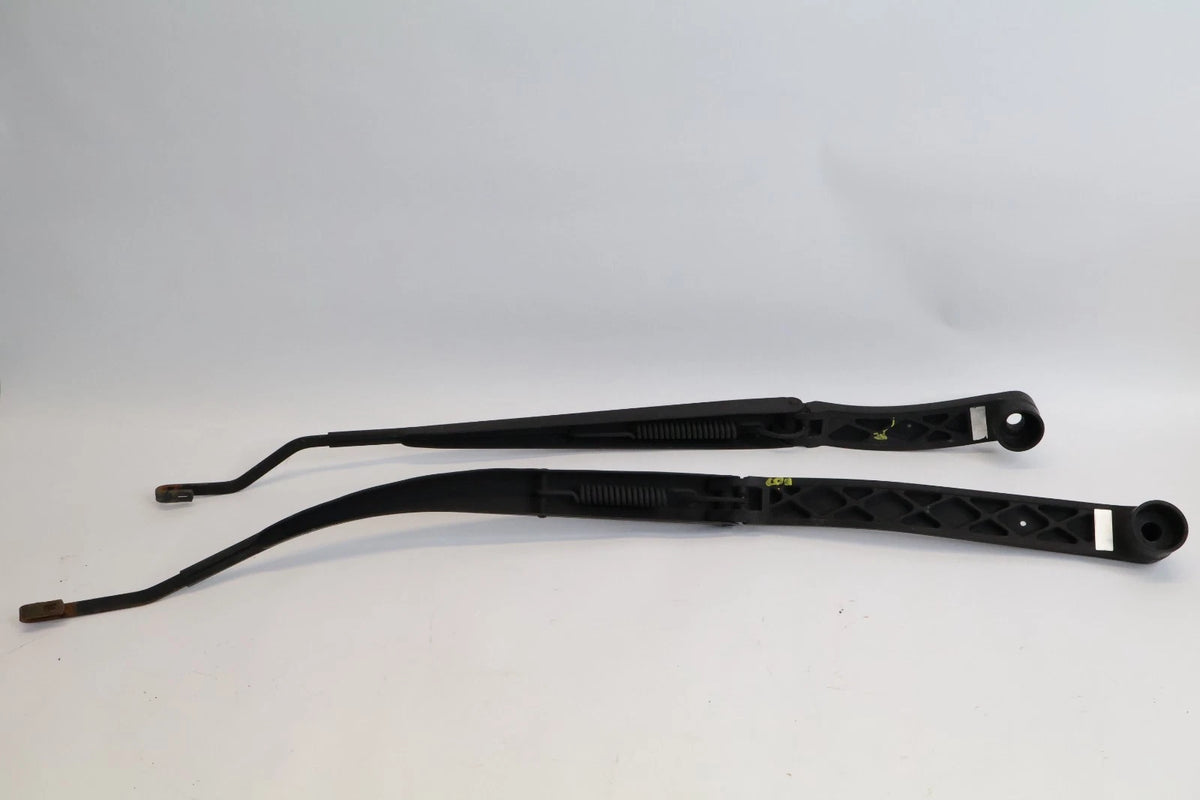 2007-2010 HYUNDAI ELANTRA FRONT LH RH WINDSHIELD WIPER BLADE ARM 98310-2H000
