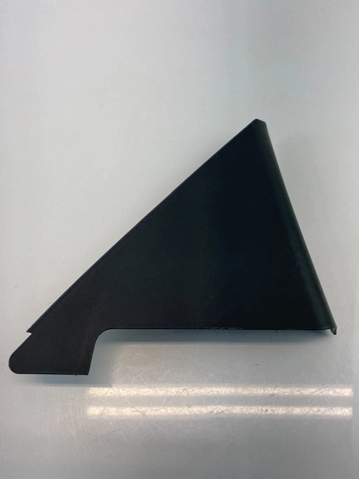 10-13 KIA FORTE REAR LEFT INTERIOR DOOR CORNER COVER TRIM MOLDING 83910-1M000