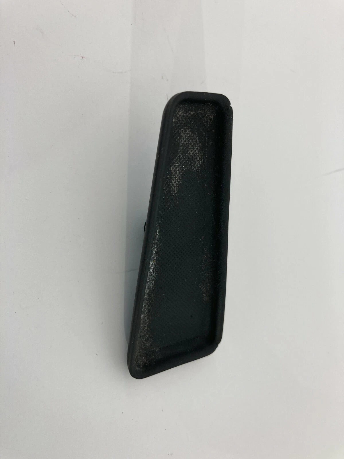 2006-2013 CHEVROLET IMPALA REAR LEFT SIDE DOOR PANEL SWITCH PULL SCREW COVER OEM