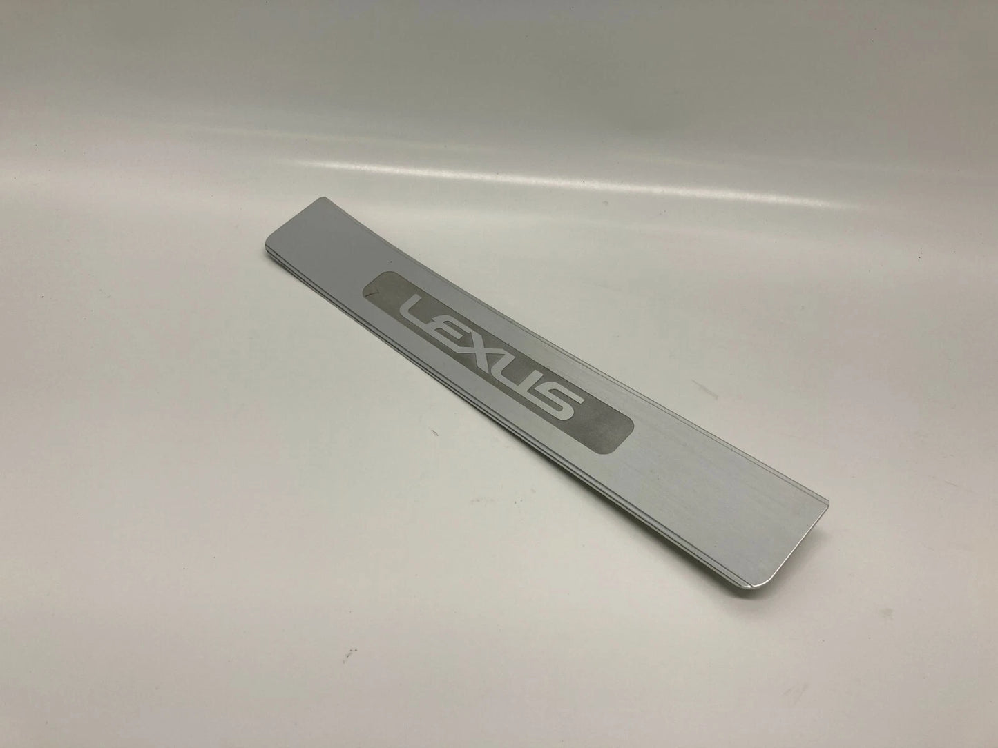 2006 LEXUS GS300 2007-2011 GS350 REAR RIGHT DOOR SILL SCUFF TRIM PLATE OEM