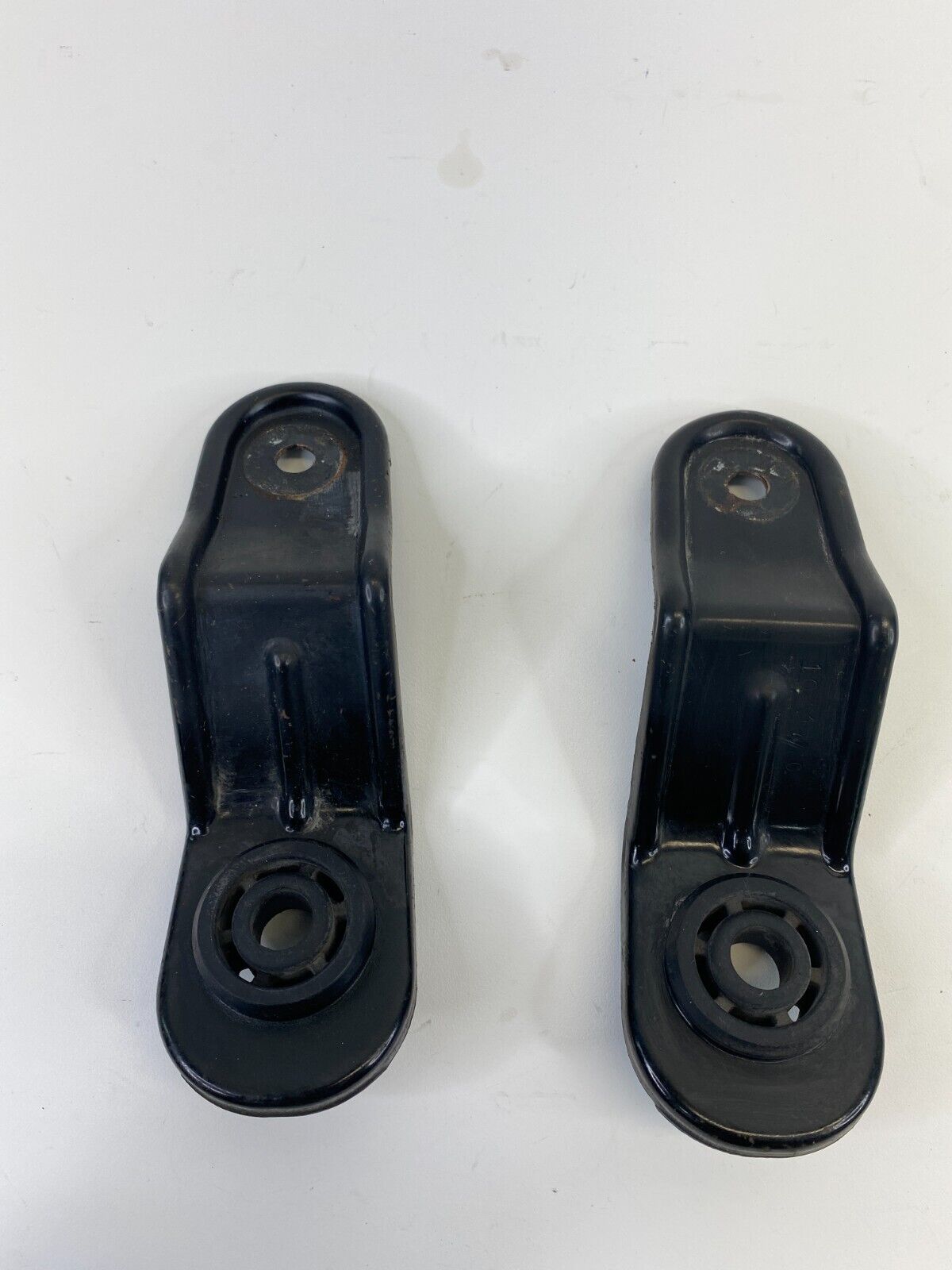 12-15 Chevy Captiva Sport Radiator Bracket Mount Support Pair Set 96887037 OEM