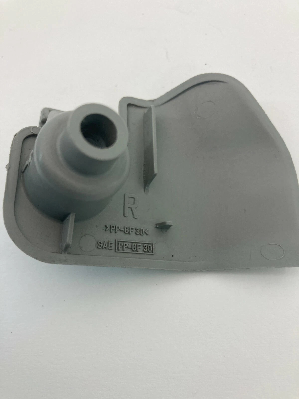 2004 04 SUZUKI VITARA TRUNK RIGHT PASSENGER HOOK HANGER CLIP TRIM OEM
