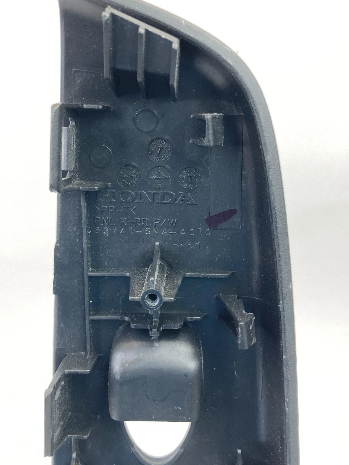 06-11 HONDA CIVIC REAR RIGHT SIDE DOOR POWER WINDOW SWITCH BEZEL 83741-SNA-A010