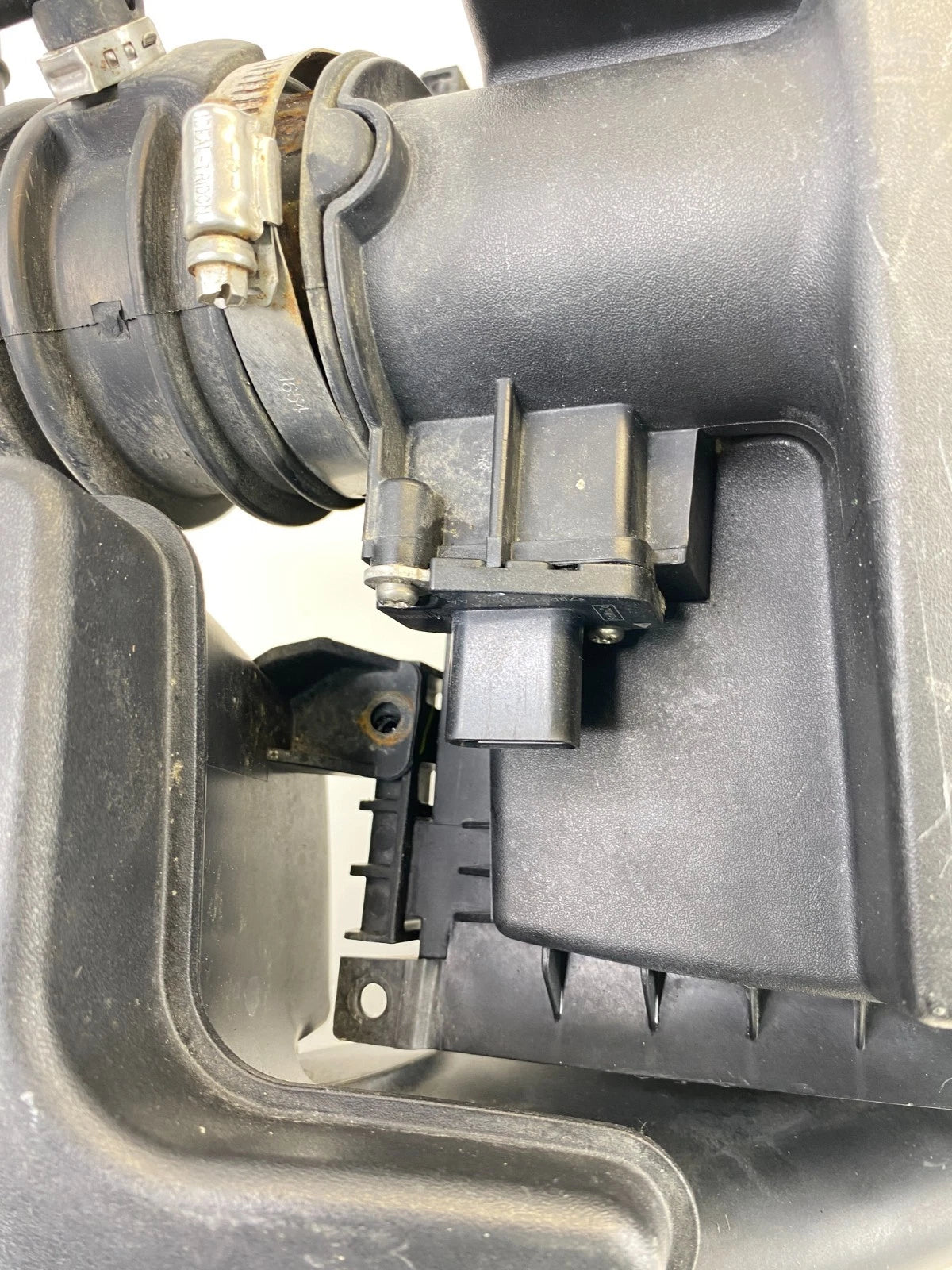 2013-2020 FORD FUSION 2.5L FWD AIR INTAKE CLEANER BOX FILTER DS73-9C675-AC