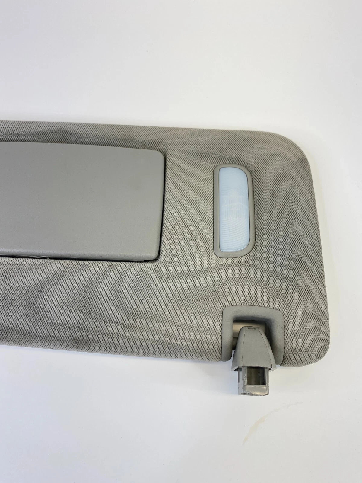 2010-2016 CADILLAC SRX RIGHT PASSENGER SIDE SUNVISOR SUN VISOR SHADE W/ MIRROR