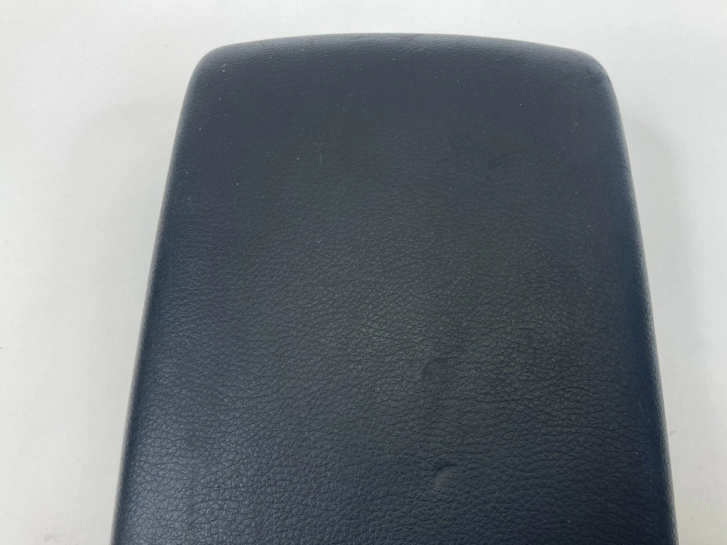 2010-2013 MAZDA 3 CENTER CONSOLE MIDDLE INTERIOR STORAGE BOX PAD ARMREST LID OEM