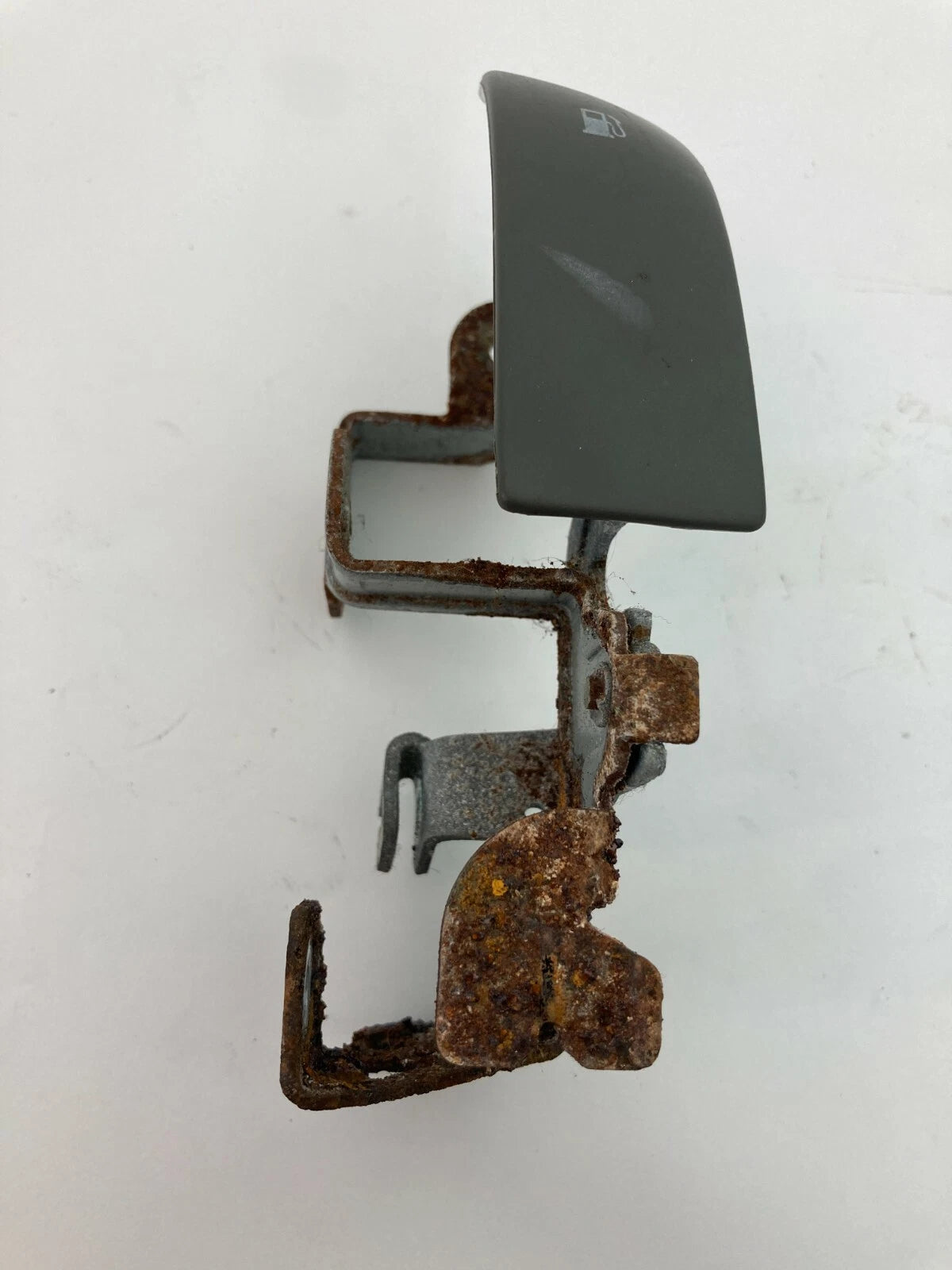 2003 2004 2005 2006 2007 2008 MAZDA6 MAZDA 6 FUEL DOOR LID LEVER RELEASE SWITCH