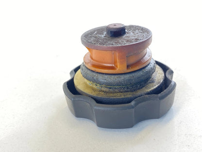 1995-2007 CHEVROLET CHEVY MONTE CARLO 3.4L 12V ENGINE OIL FILLER CAP COVER LID