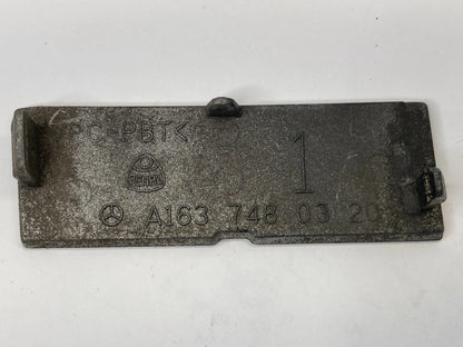 2002 MERCEDES-BENZ ML320 REAR TAILGATE LID TRUNK TRIM SCREW LID PANEL 1637480320
