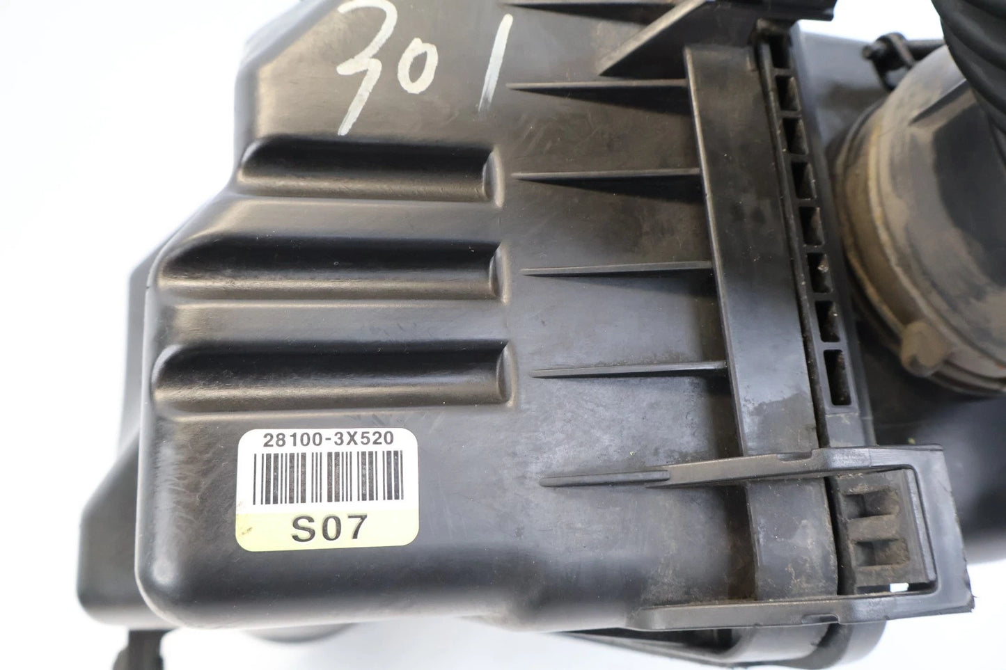 2011-2016 HYUNDAI ELANTRA AIR INTAKE FILTER BOX CLEANER ASSEMBLY 28100-3X520 OEM
