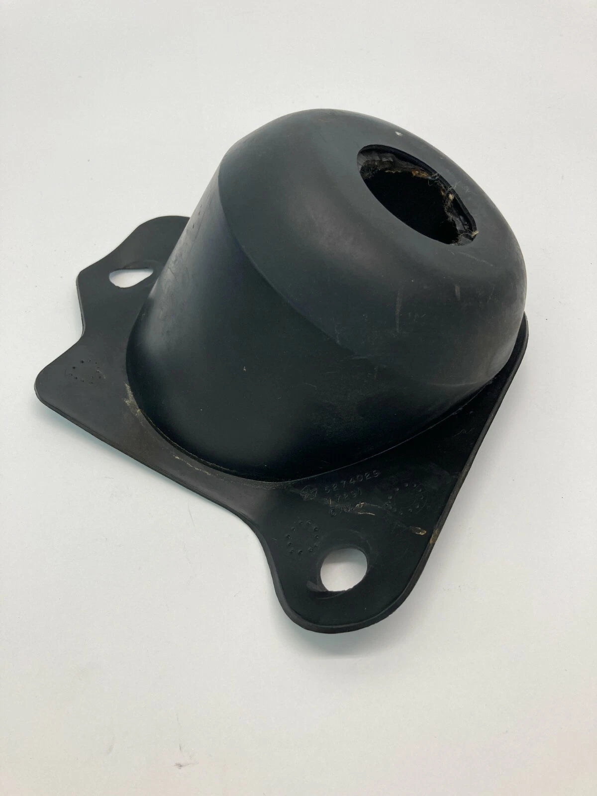 1993 93 CHRYSLER IMPERIAL 3.8L V6 BASE STEERING COLUMN ASSEMBLY LOWER COVER OEM
