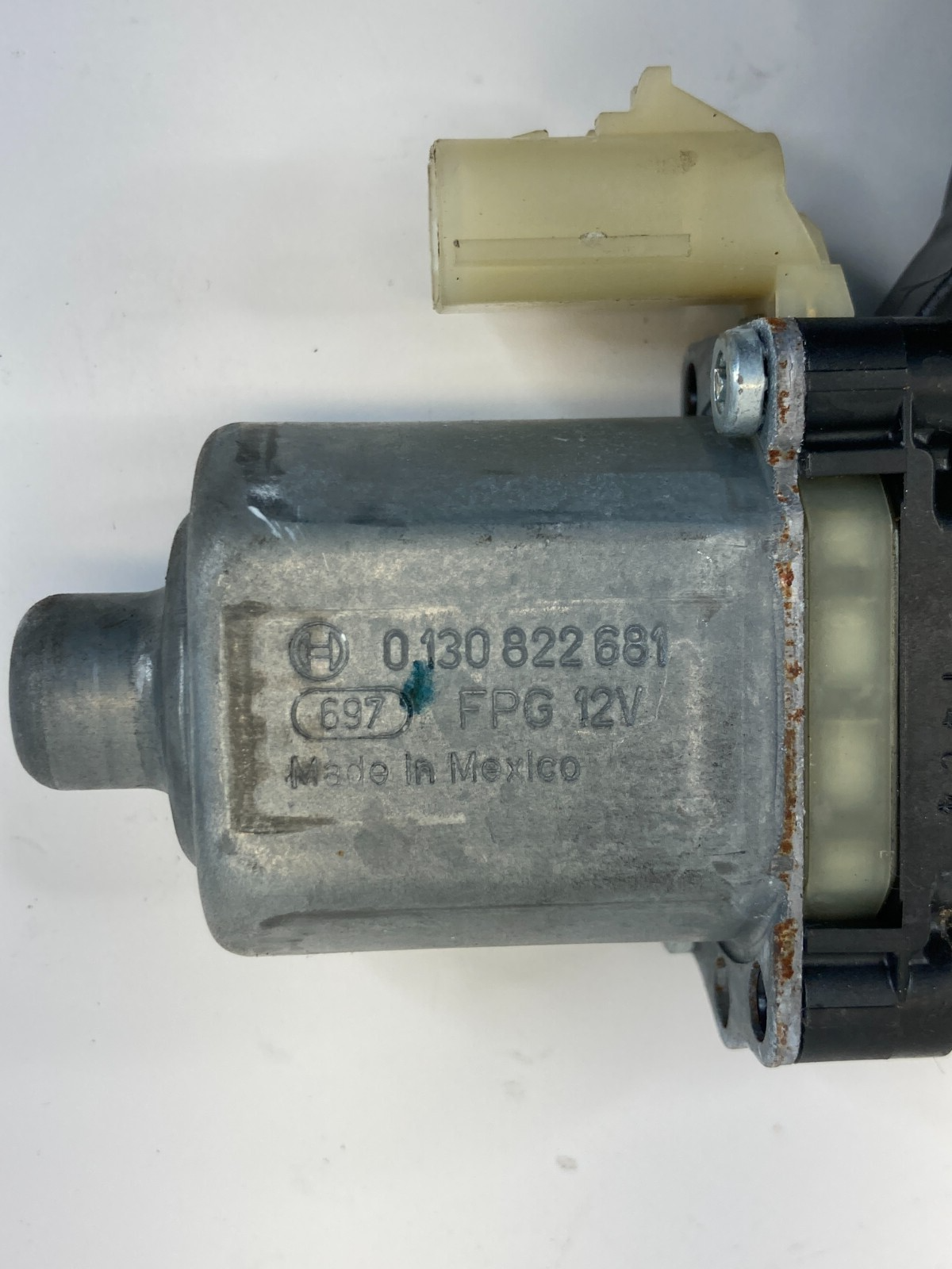 2012-2017 Chevrolet Equinox Rear Left Door Power Window Motor 0130822681