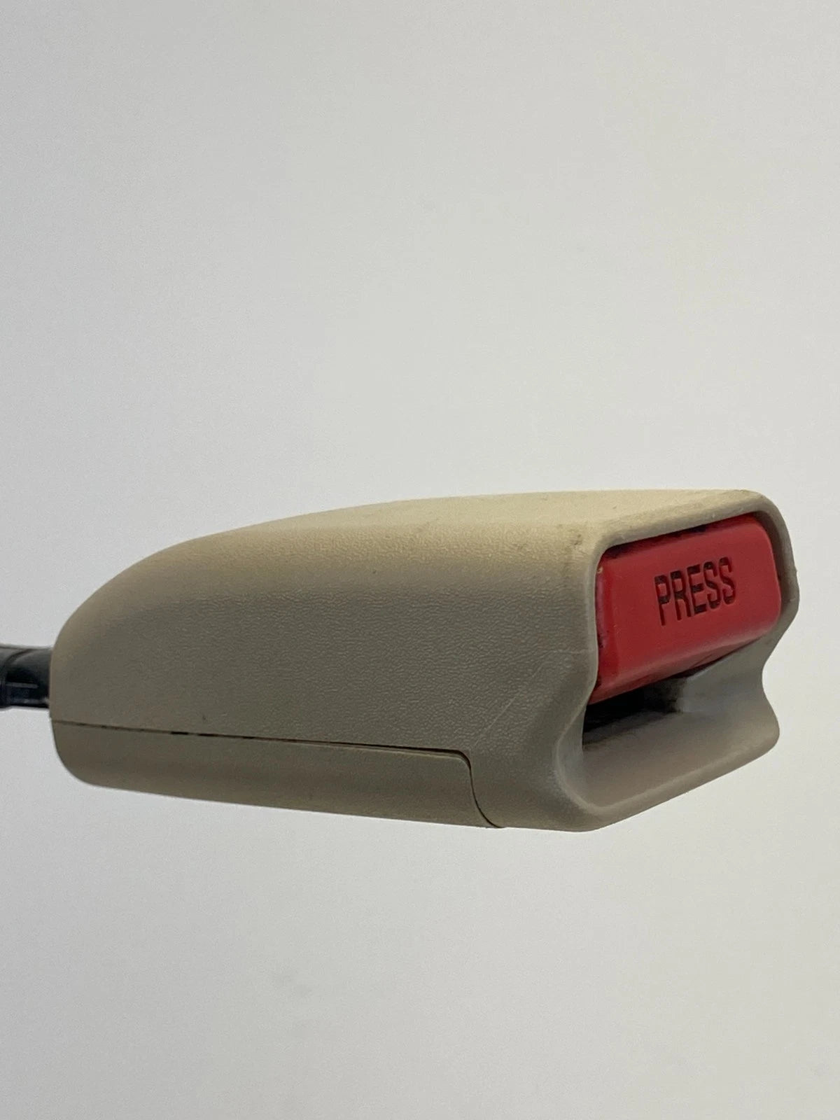 2013-2020 NISSAN PATHFINDER FRONT LEFT DRIVER SEAT BELT BUCKLE OEM