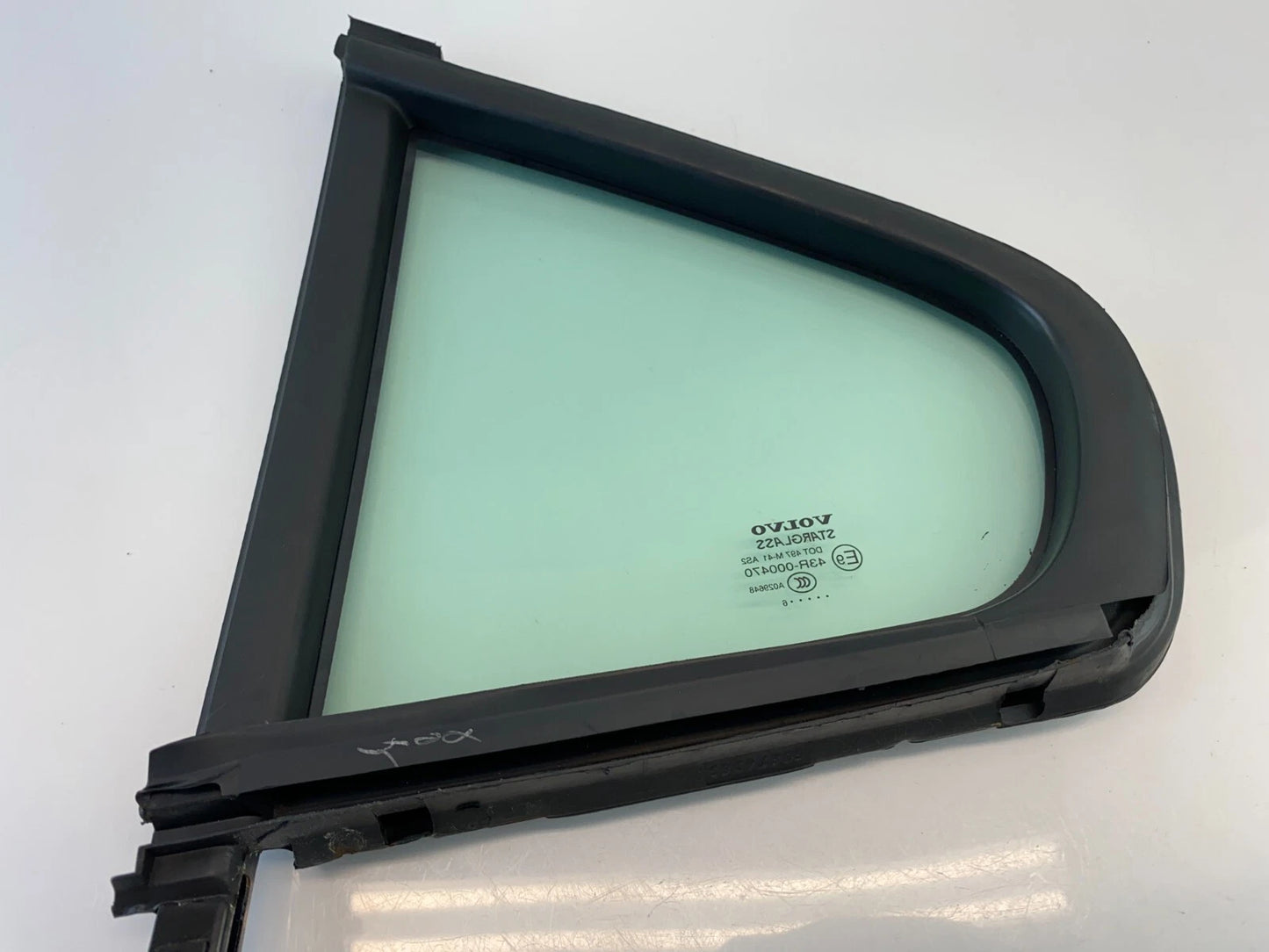 2001-2009 VOLVO S60 SEDAN REAR RIGHT PASSENGER DOOR VENT GLASS 30674363 OEM