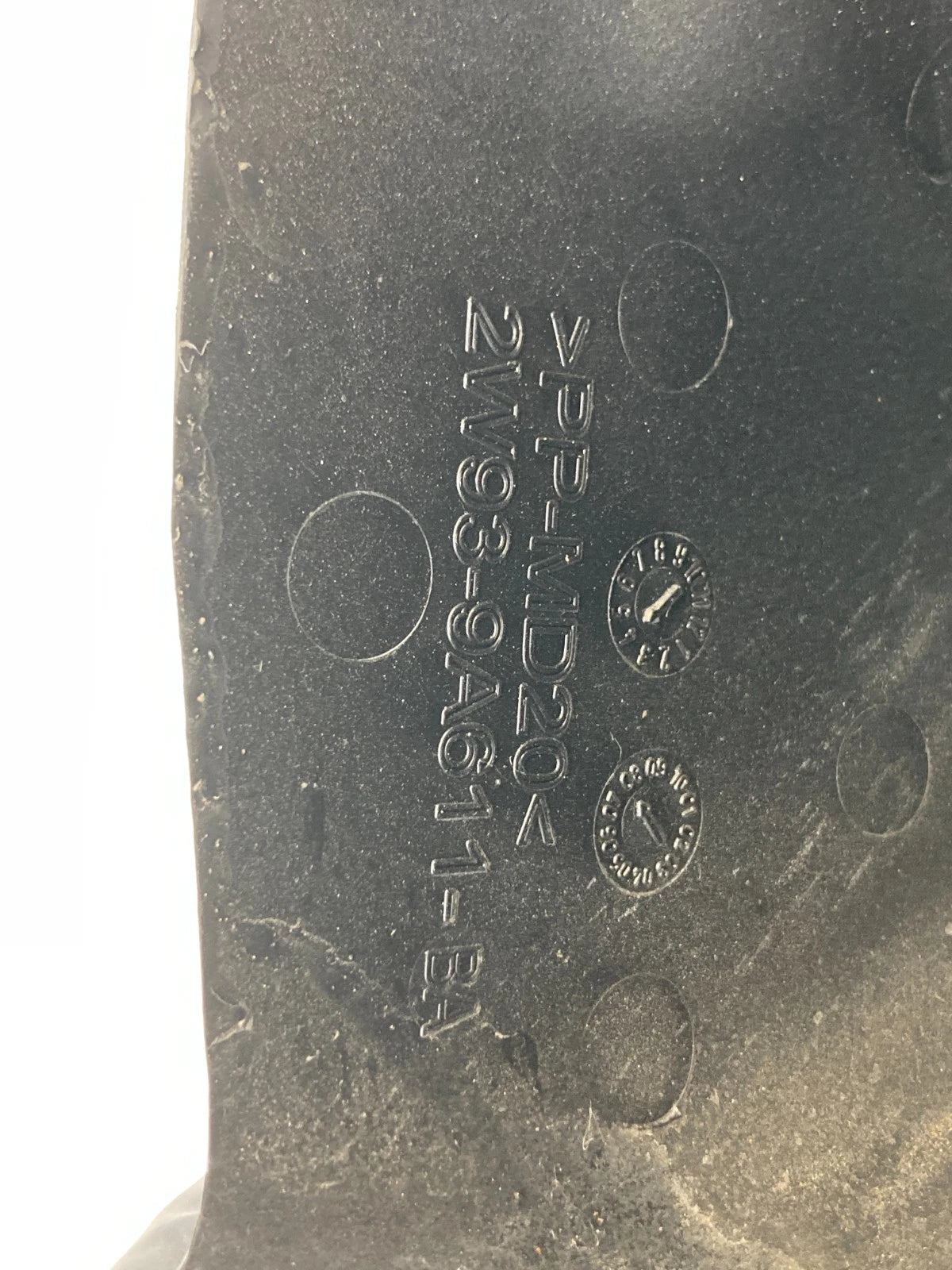 2009 2010 JAGUAR XF 4.2L V8 AIR INTAKE DUCT HOSE PIPE TUBE 8X23-9A673-AB OEM