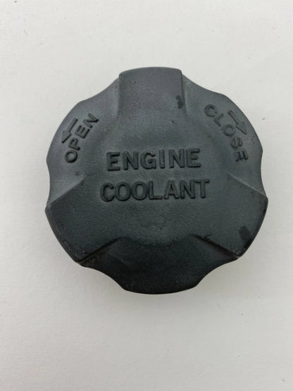 2001-2006 HYUNDAI SANTA FE RADIATOR ENGINE COOLANT RESERVOIR CAP TANK TOP COVER