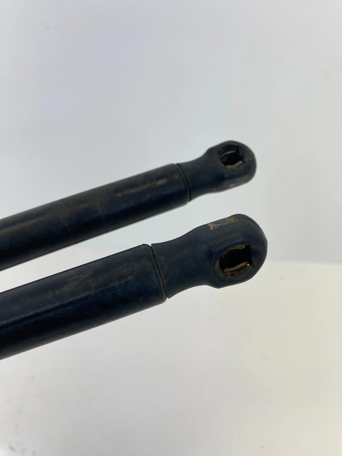 01-05 MERCEDES-BENZ C240 2.6L WAGON REAR TRUNK TAILGATE LIFT SUPPORTS STRUTS OEM