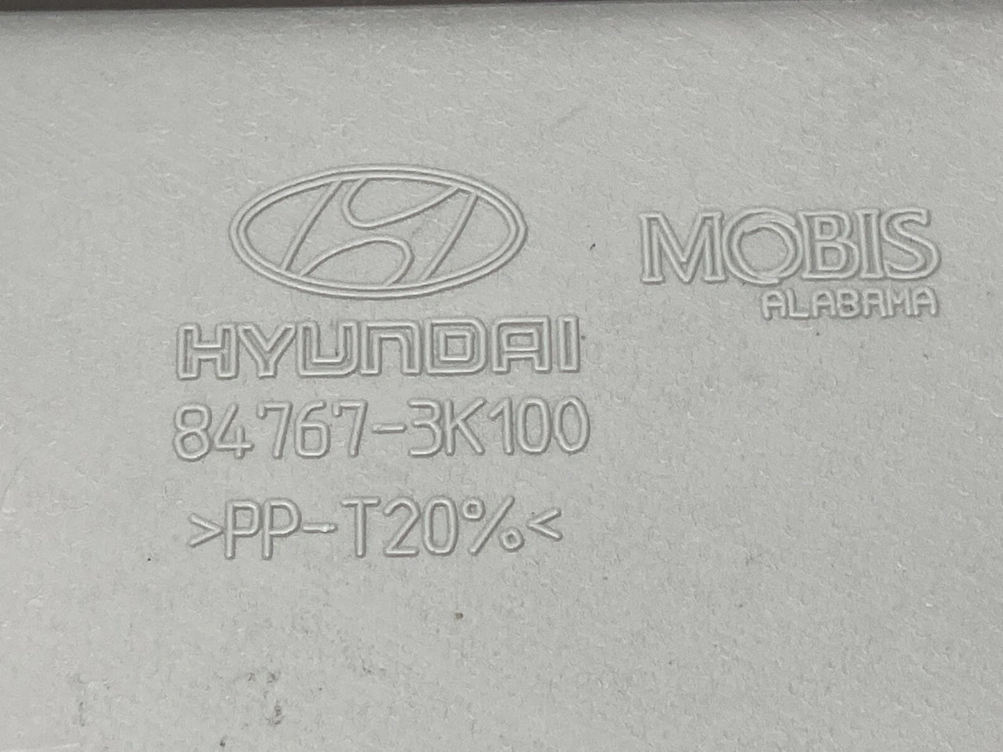 06-08 HYUNDAI SONATA RIGHT PASSENGER SIDE DASH END CAP TRIM COVER 847673K100 OEM