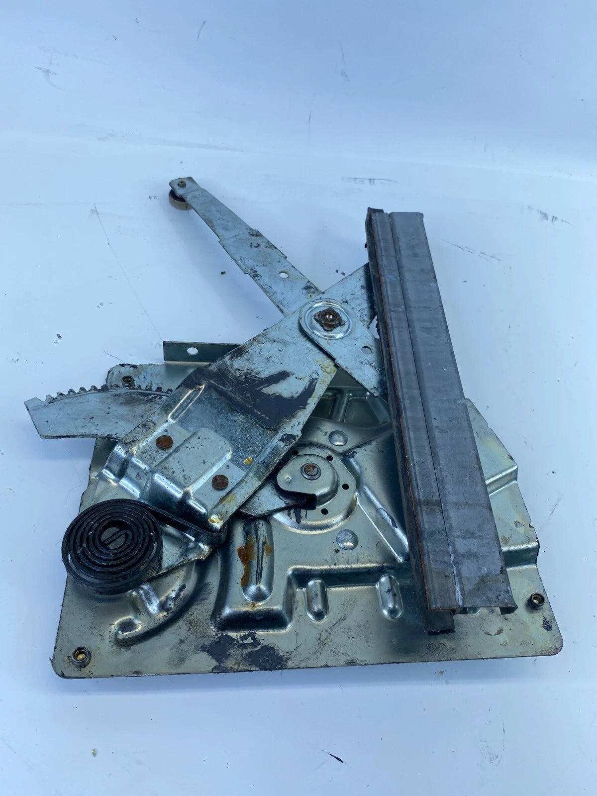 2001-2004 CHEVY S10 GMC SONOMA CREW CAB REAR LEFT WINDOW REGULATOR W/ MOTOR OEM