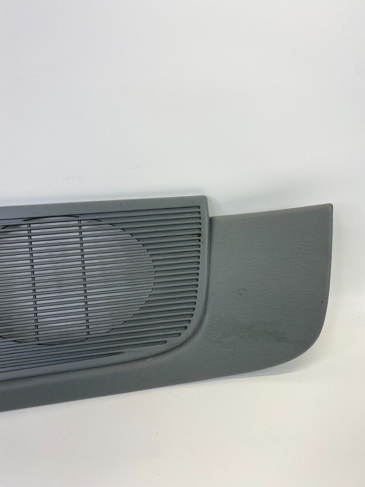 01-07 Chrysler Town & Country Quarter Panel Right Side Speaker Trim 0SK71TRMAA