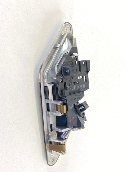 2001-2005 BMW 330XI 325I REAR RIGHT SIDE ROOF READING LIGHT LAMP 007-877-02 OEM