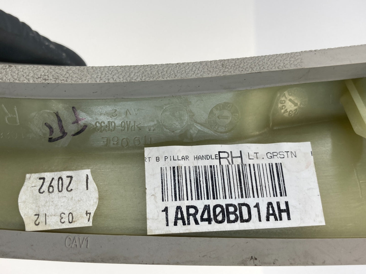 11-16 Chrysler Town & Country Front Right B Pillar Grip Grab Handle 1AR40BD1AH