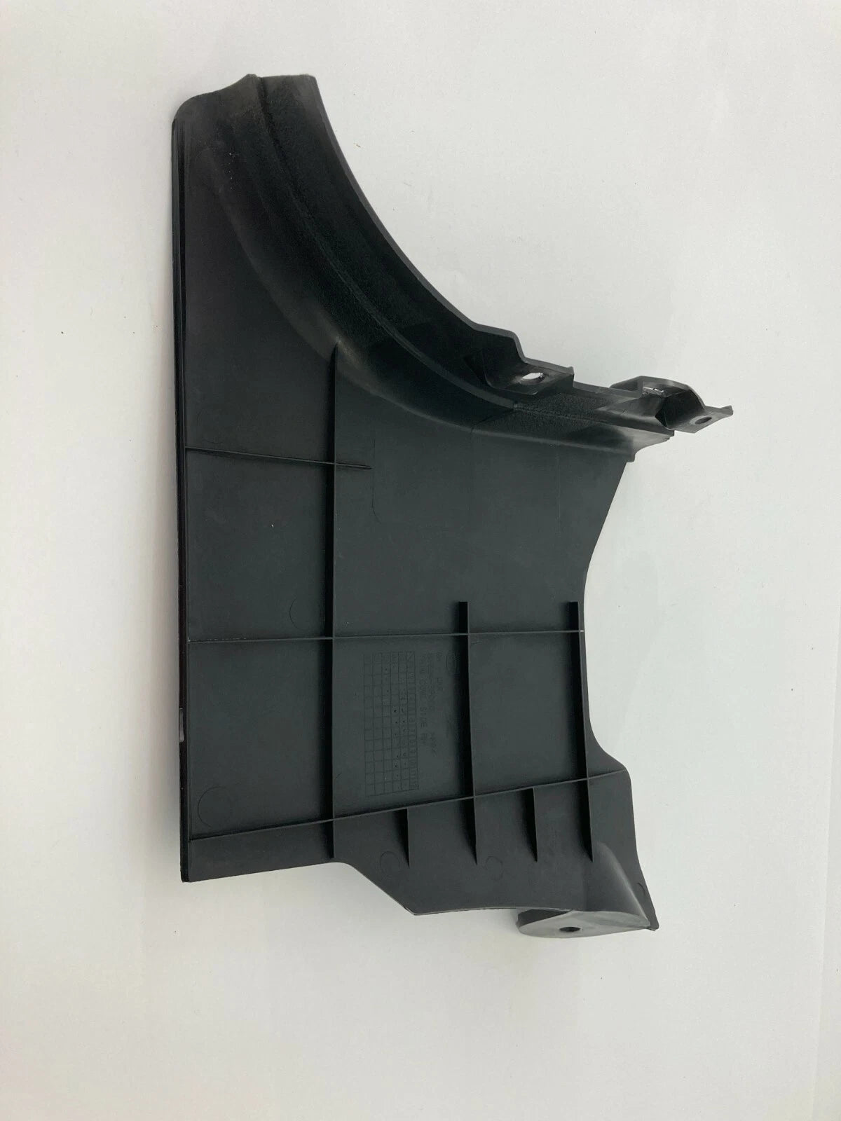 2004-2006 KIA AMANTI FRONT RIGHT PASSENGER LOWER SIDE KICK PANEL TRIM 85824-3F00