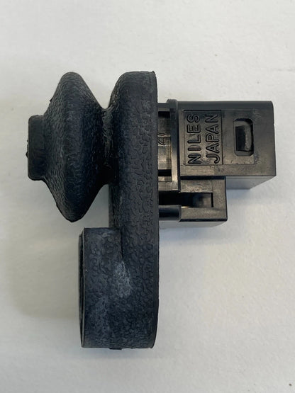 2011-2017 NISSAN JUKE 2002-2012 ALTIMA SWITCH DOOR AJAR JAMB BUTTON SWITCH OEM